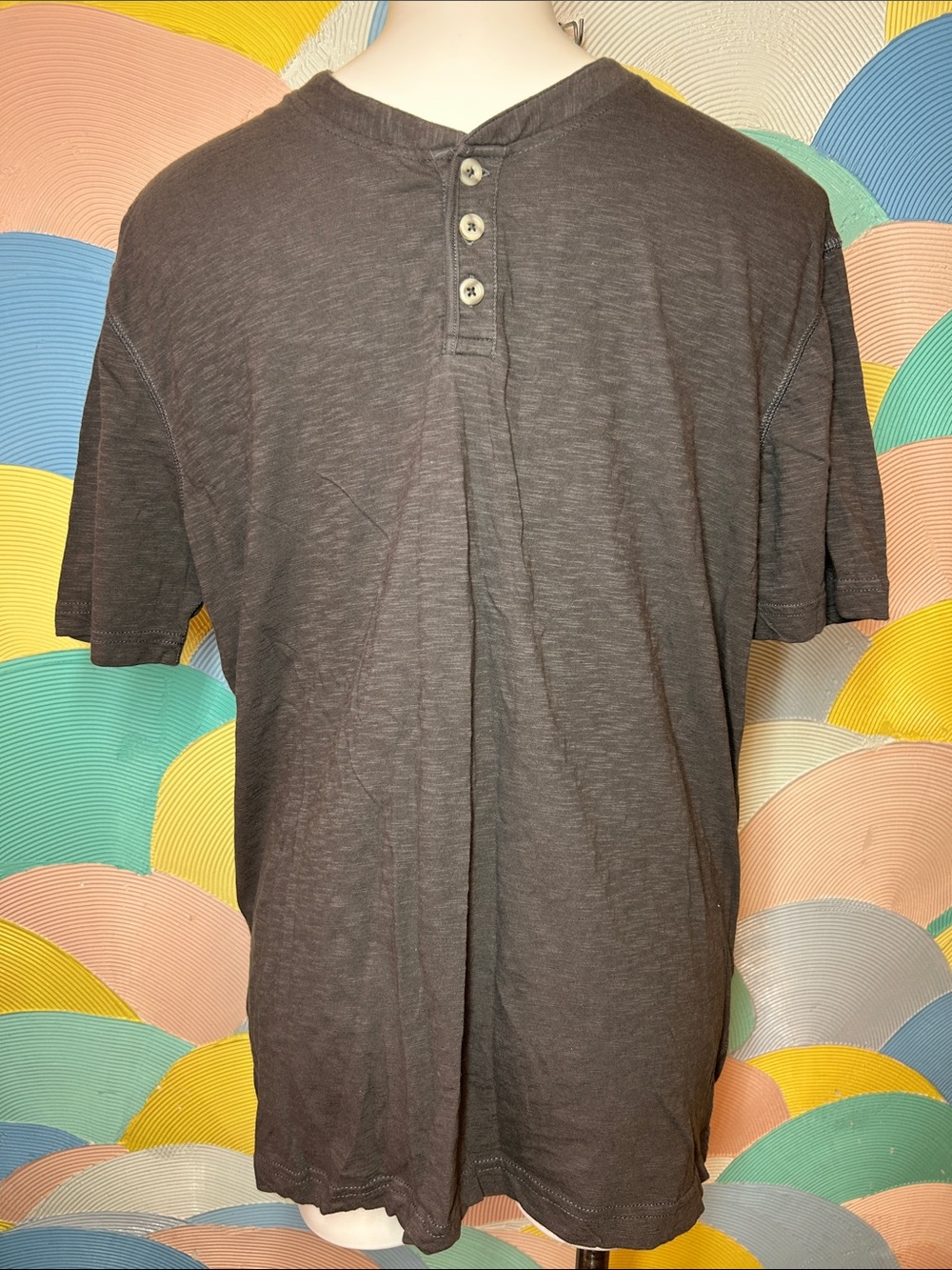 RuffHewn Men's Charcoal Short-Sleeve Henley Shirt sz L